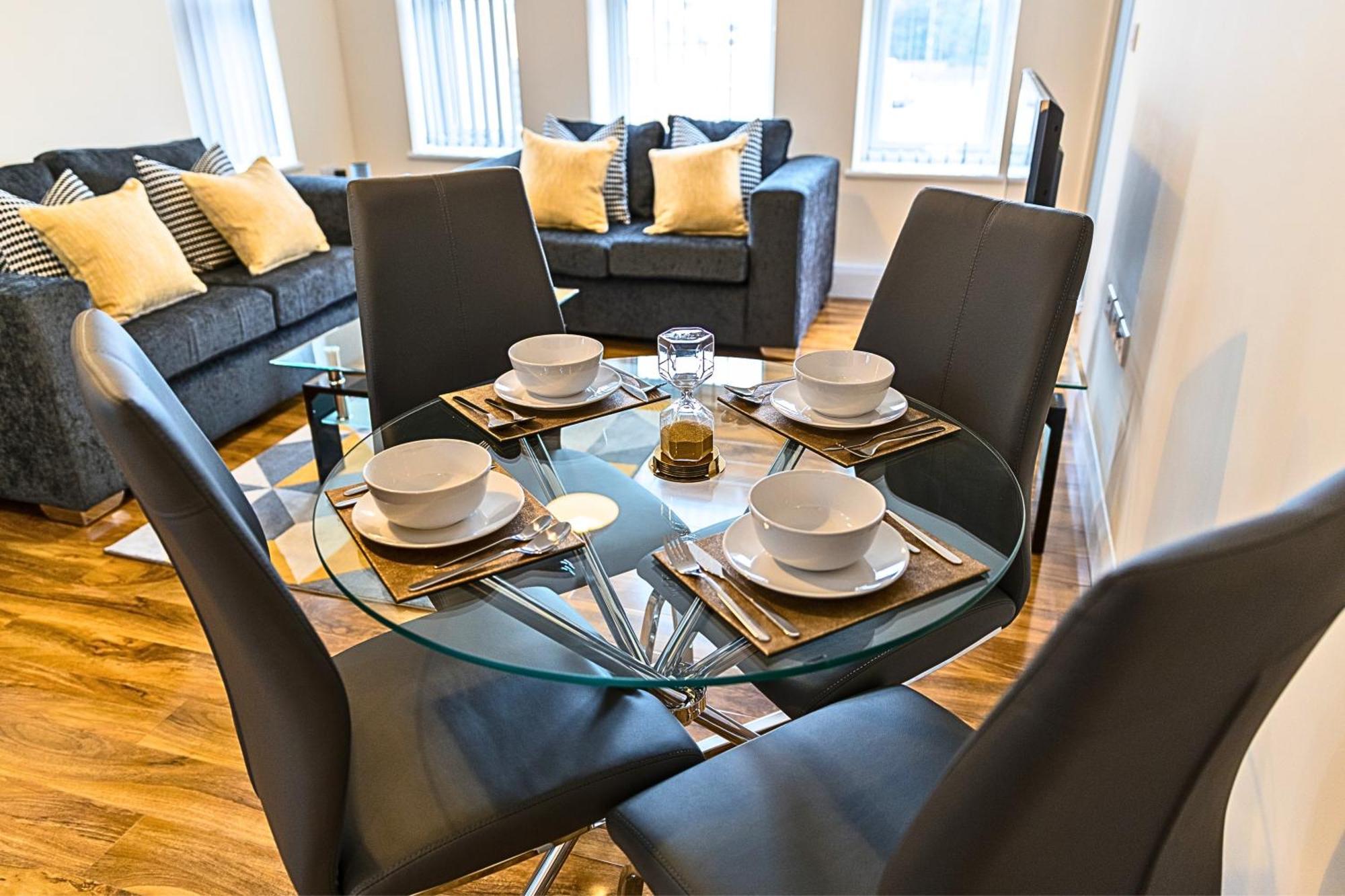 Heathrow Rare Find 2 Bedroom Plus 2 Bathroom Flat - Sleeps 6- Free Parking- Close To Heathrow Terminals-Quiet Development Stanwell Ngoại thất bức ảnh